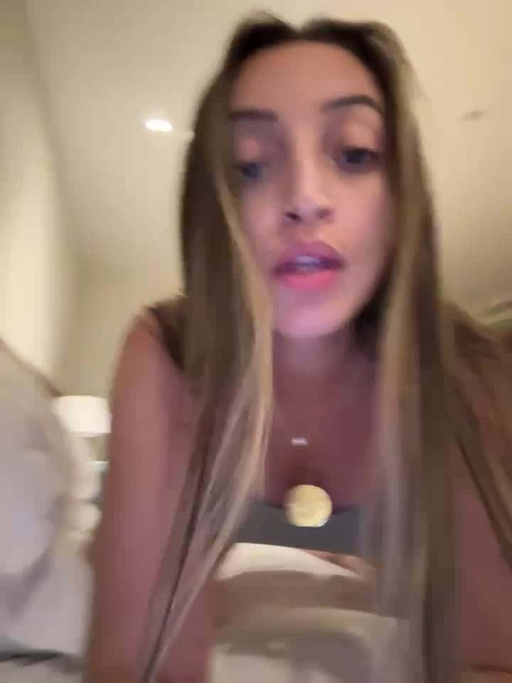 BelleLouiseVp - Stripchat Show (16m 22s) • Monday, October 6, 2025 [rhkg]