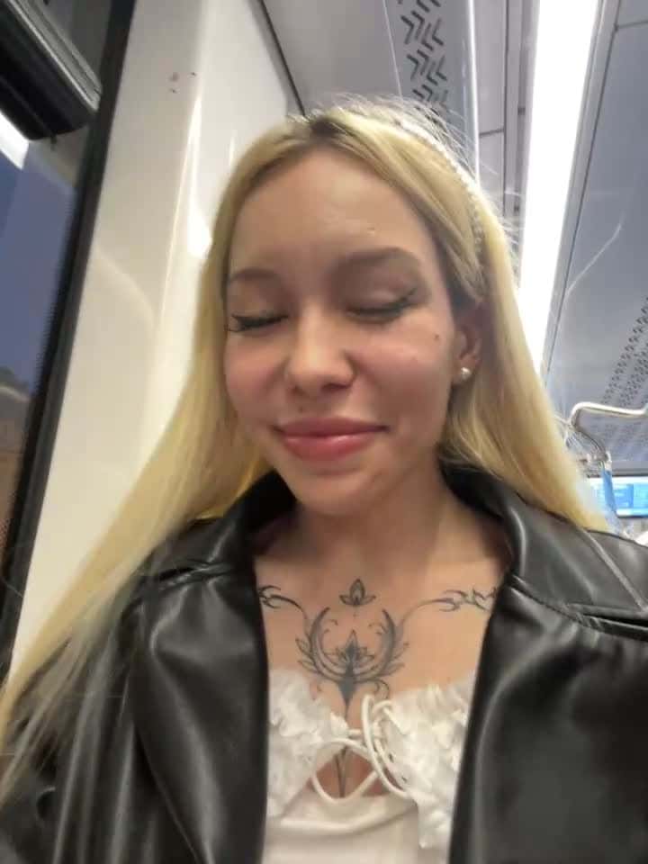 babydolll - Stripchat Show (1h 36m) • Friday, June 13, 2025 [3c9q]