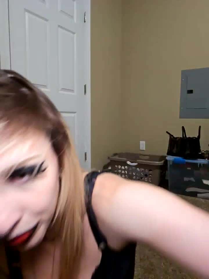 AmethystFoxx - Stripchat Show (2h 16m) • Friday, October 10, 2025 [dpgz]