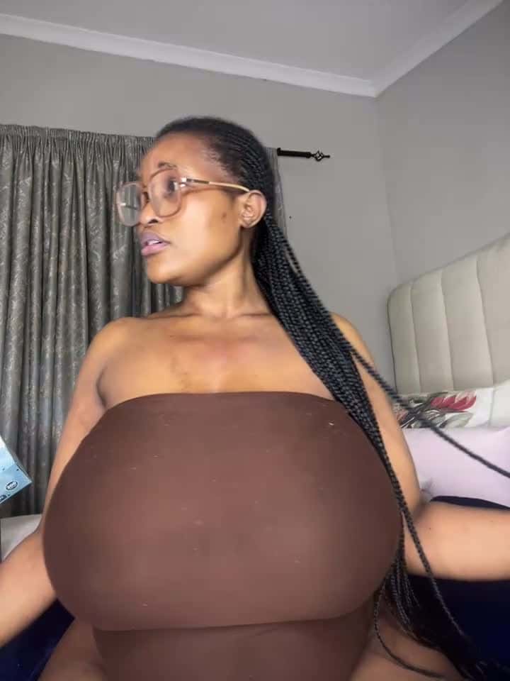 bustygoddess32 - Stripchat Show (1h 52m) • Monday, October 6, 2025 [kgoa]